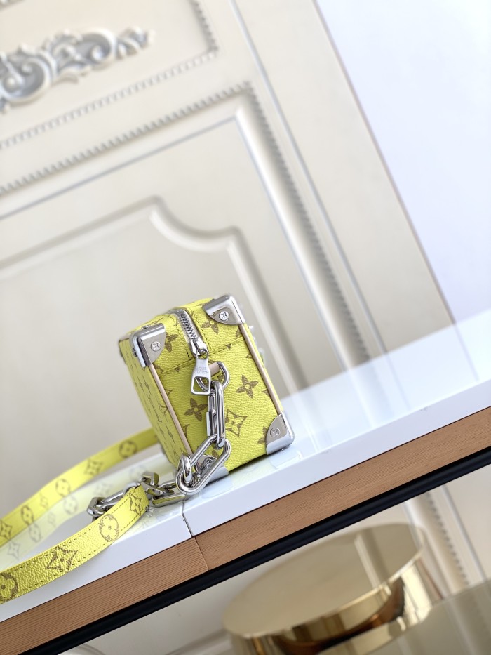  Handbag   Louis Vuitton  44480  size  18.5 x 13 x 8  cm