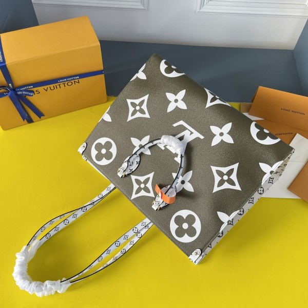  Handbag    Louis Vuitton  M44571  size  41x34x19  cm