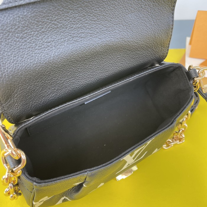  Handbag   Louis Vuitton  M45859   size  24 x 14 x 9  cm