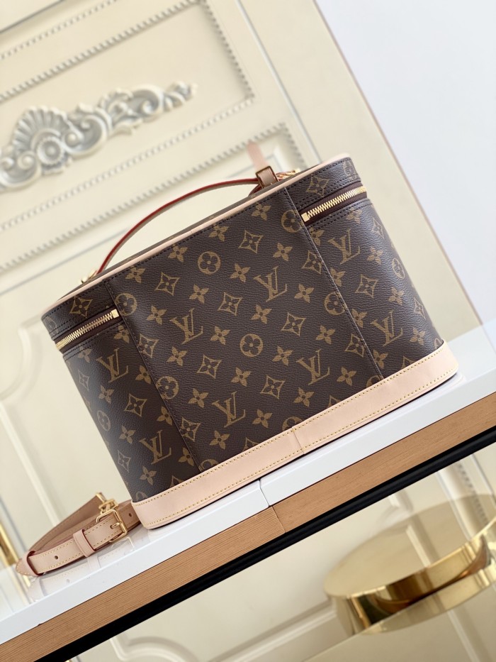  Handbag   Louis Vuitton  M47280  size  31.5 x 20.0 x 21.0  cm  