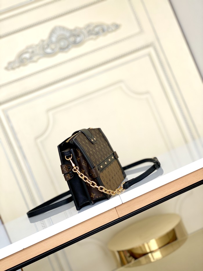  Handbag    Louis Vuitton   M43596  size   20x12x5.5 cm