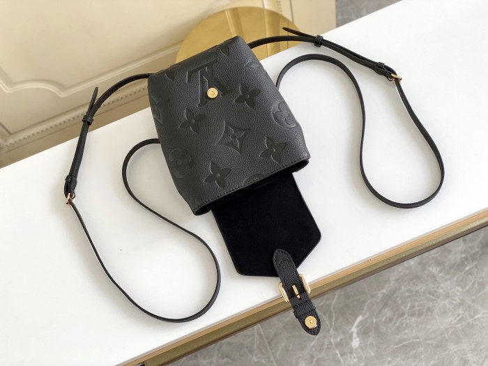  Handbag   Louis Vuitton   M80738  size  13 x 19 x 8  cm