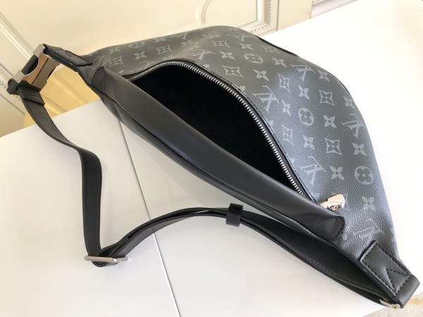 LOUIS VUITTON Discovery Bumbag Monogram Eclipse Black M44336 size 47*20*9 cm
