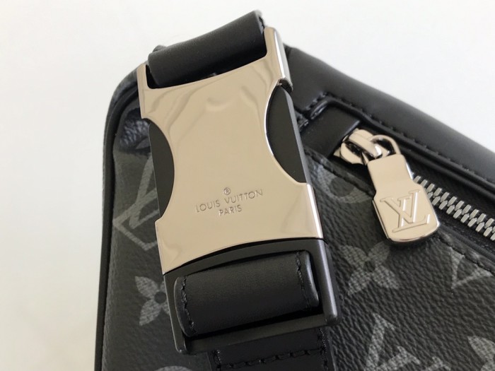 LOUIS VUITTON Discovery Bumbag Monogram Eclipse Black M44336 size 47*20*9 cm