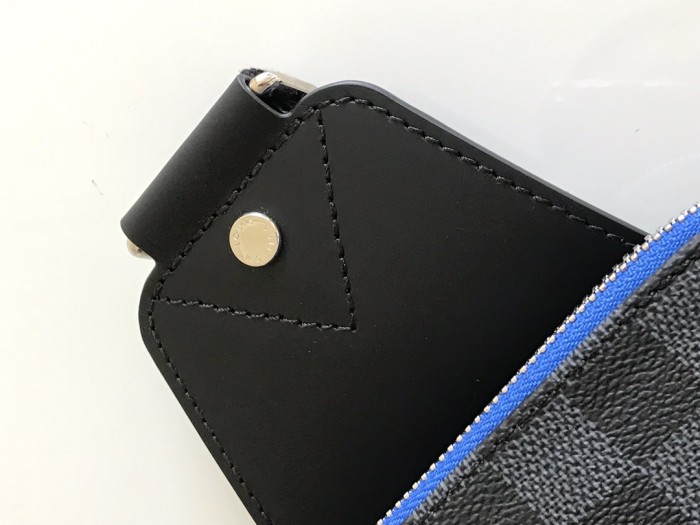  Handbag   Louis Vuitton    N40008  size  20 x 31 x 10 cm