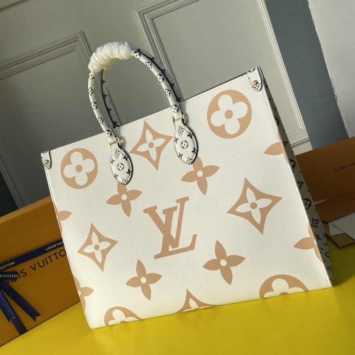  Handbag    Louis Vuitton  M44571  size  41x34x19  cm