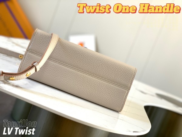  Handbag   Louis Vuitton  M57214   size   17.0 x 25.0 x 11.0  cm