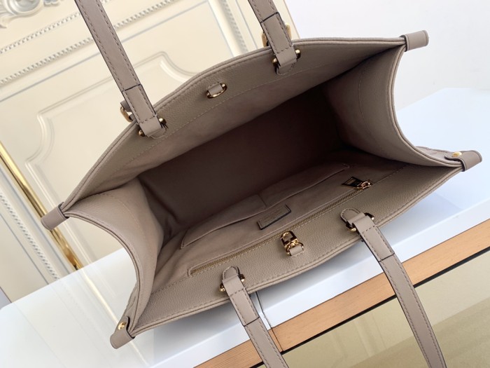 Handbag   Louis Vuitton   M45607   size  34-26-15  cm