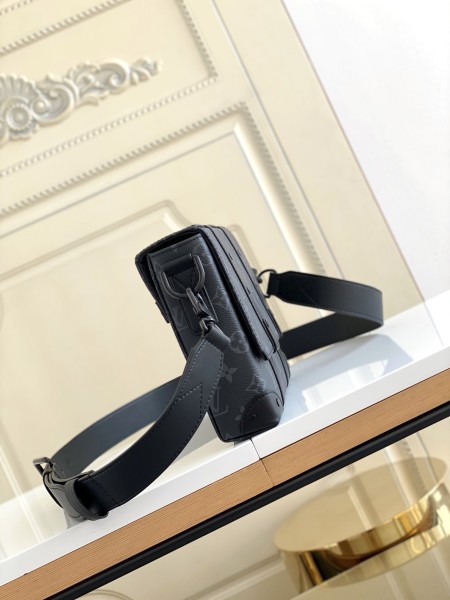 Handbag   Louis Vuitton   M45727  size  24 x 18 x 5.5  cm  