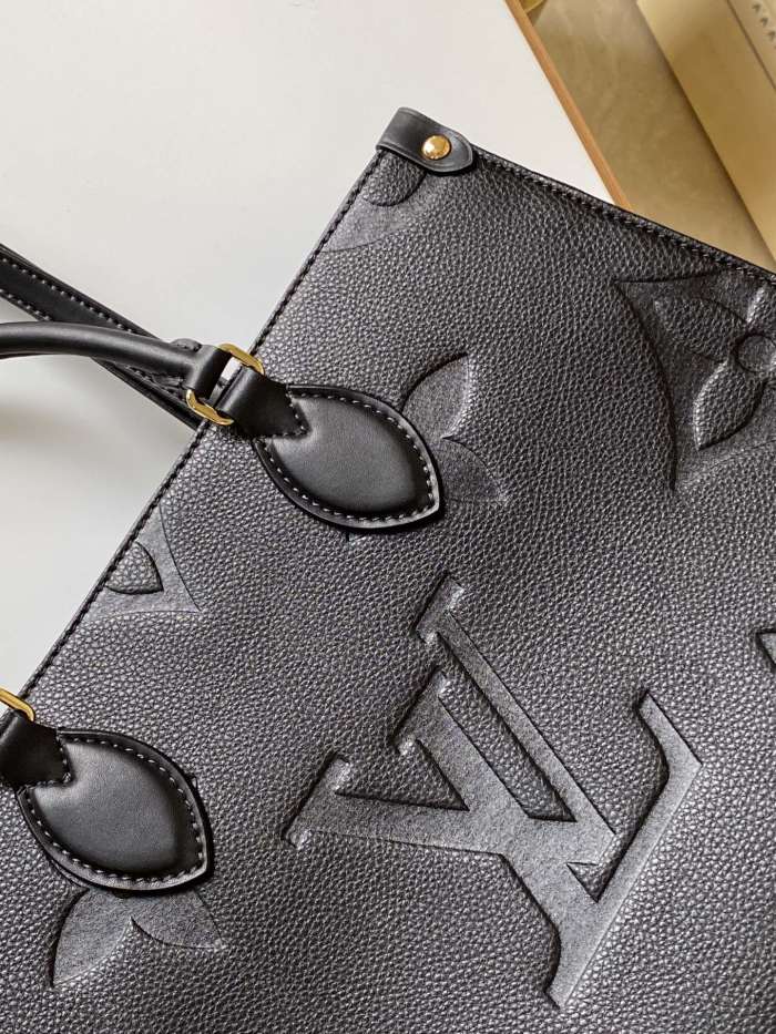  Handbag   Louis Vuitton   M45595   size  34-26-15  cm