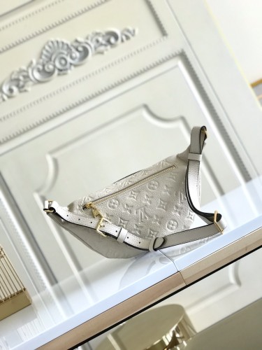  Handbag   Louis Vuitton  M44836  size  37*14*13  cm