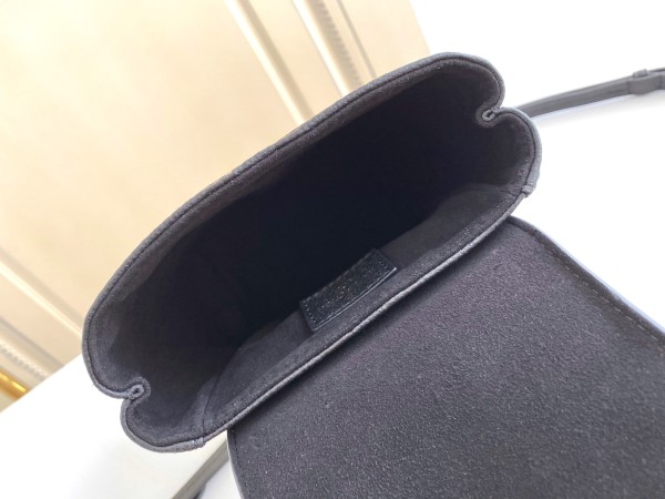  Handbag   Louis Vuitton   M80738  size  13 x 19 x 8  cm