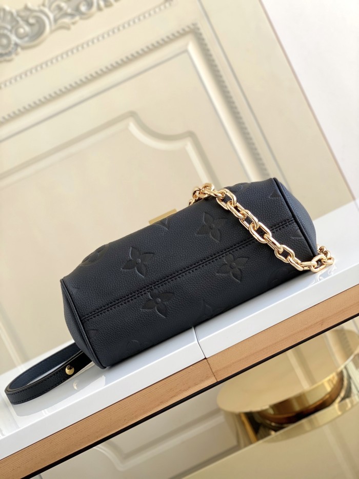  Handbag   Louis Vuitton  M45813  size  24 x 14 x 9  cm 