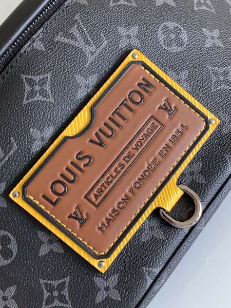 LOUIS VUITTON Discovery Bumbag Monogram Eclipse Gaston Label Savane Yellow M45220 size 47*9*20 cm