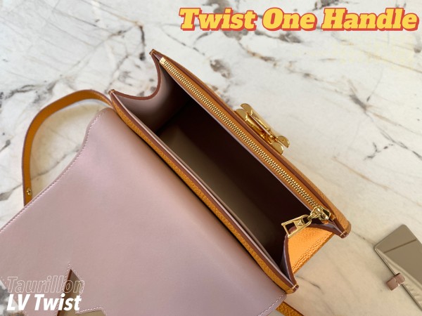 Handbag   Louis Vuitton   M57136   size  17.0 x 25.0 x 11.0  cm 