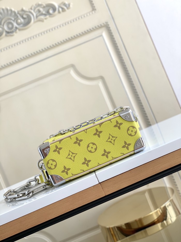  Handbag   Louis Vuitton  44480  size  18.5 x 13 x 8  cm