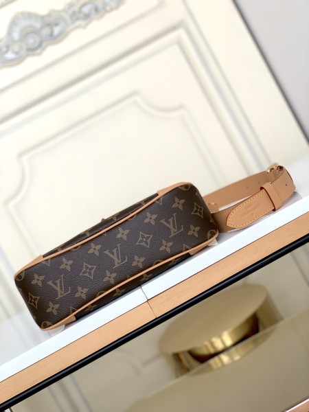  Handbag  Louis Vuitton   M45354  size  28.0 x 25.0 x 9.0  cm