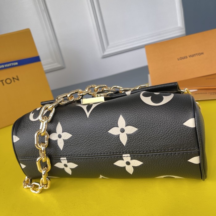  Handbag   Louis Vuitton  M45859   size  24 x 14 x 9  cm