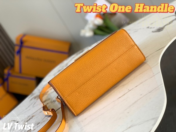 Handbag   Louis Vuitton   M57136   size  17.0 x 25.0 x 11.0  cm 