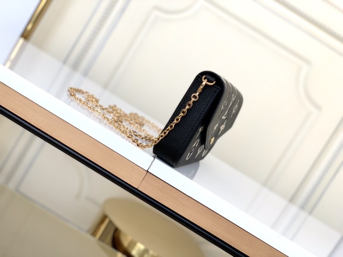 Handbag Louis Vuitton M80482 size 21.0 x 12.0 x 3.0 cm