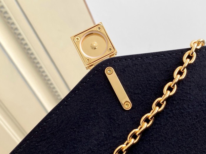  Handbag   Louis Vuitton  M80682  size  19.0 x 11.0 x 3.0  cm