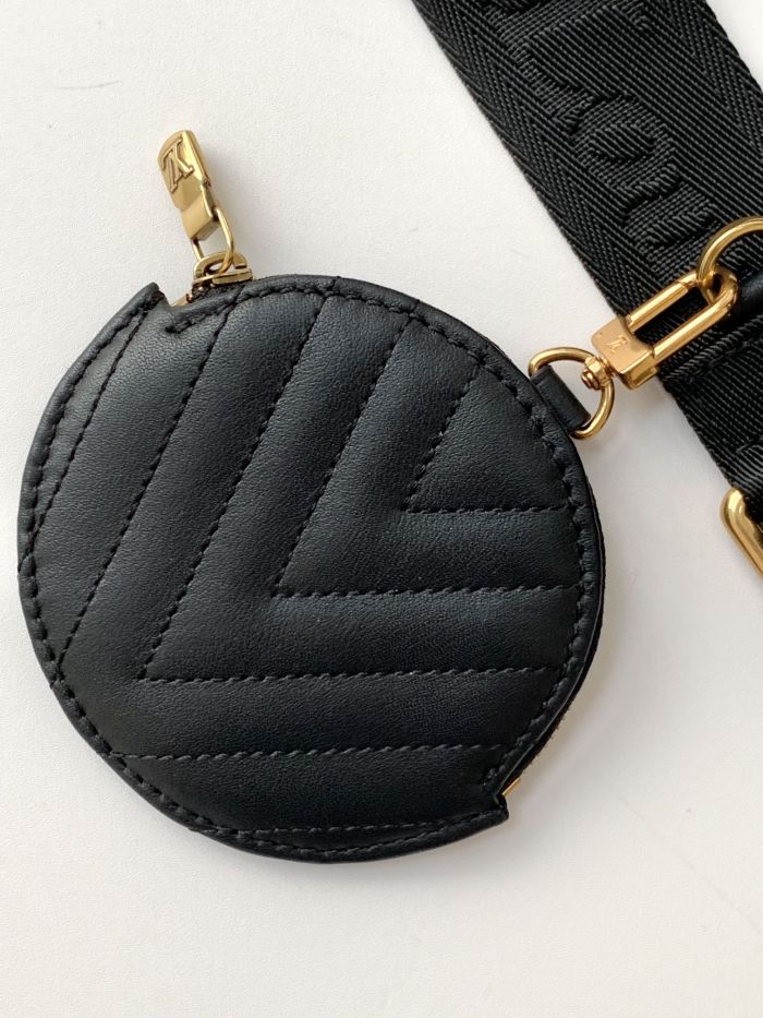  Handbag   Louis Vuitton   M56461  size  19/14/5  cm  