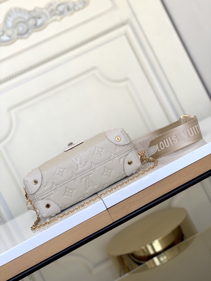  Handbag   Louis Vuitton  M45392   size  20*14*8  cm