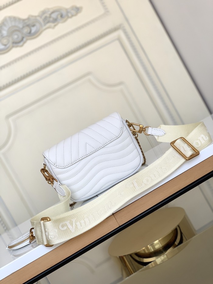  Handbag   Louis Vuitton  M56466  size  19/14/5  cm