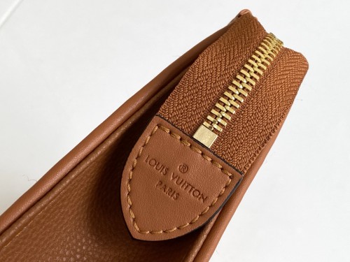  Handbag   Louis Vuitton  M80351  size   25x 20 x 5.5  cm