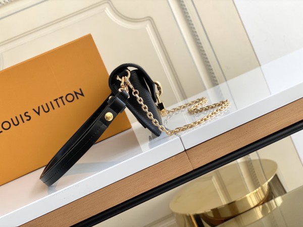  Handbag   Louis Vuitton  M80682  size  19.0 x 11.0 x 3.0  cm