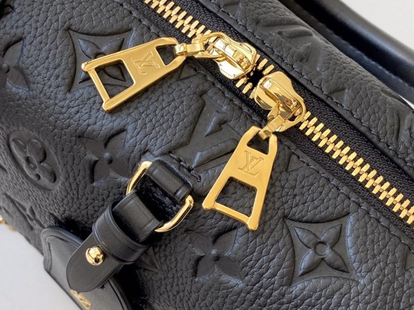  Handbag   Louis Vuitton  M45393   size  20*14*8  cm