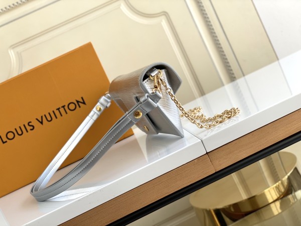  Handbag  Louis Vuitton  M80819  size  19.0 x 11.0 x 3.0   cm