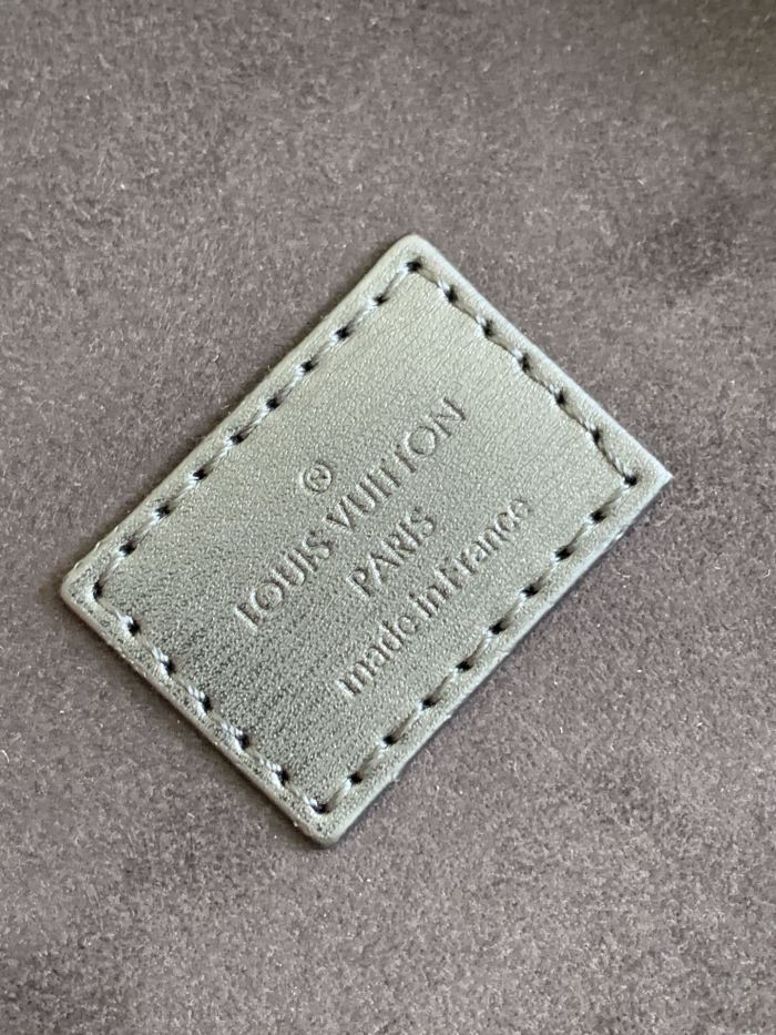 Handbag   Louis Vuitton  M43986   size  15x17x15  cm