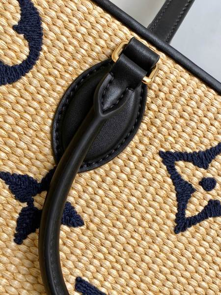  Handbag    Louis Vuitton  m57723   size  35 x 27 x 14   cm