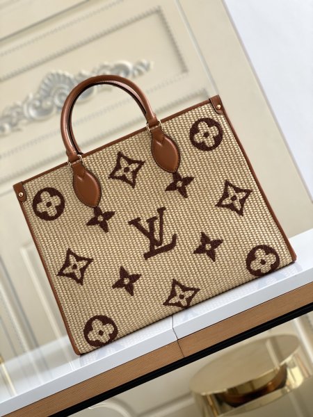  Handbag  Louis Vuitton  m57723  size  35 x 27 x 14   cm