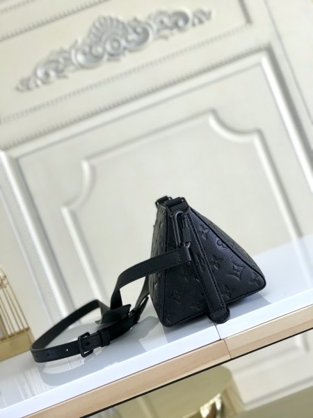  Handbag   Louis Vuitton  M55878   size   22*13*14   cm