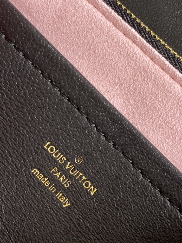 Handbag  Louis Vuitton  M80742  size  20 x 14 x 8  cm