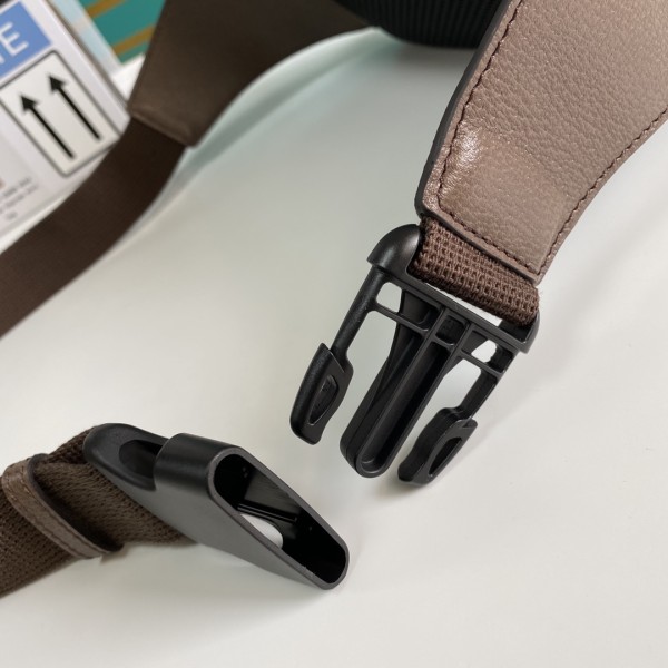 Handbag   Gucci  574796  size  24*14*5  cm