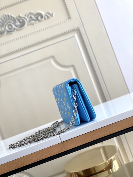  Handbag   Louis Vuitton   M80742  size  20 x 14 x 8  cm