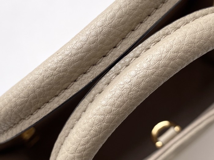  Handbag   Louis Vuitton  45779  size  25 x 19 x 11.5   cm