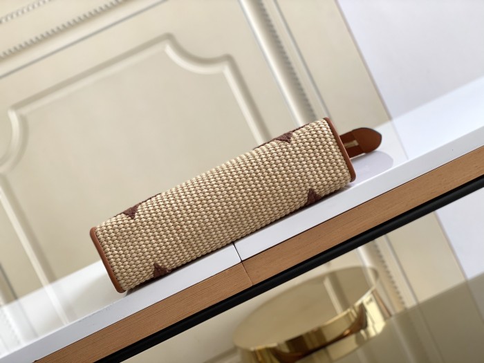  Handbag  Louis Vuitton   M80351  size  25x 20 x 5.5  cm