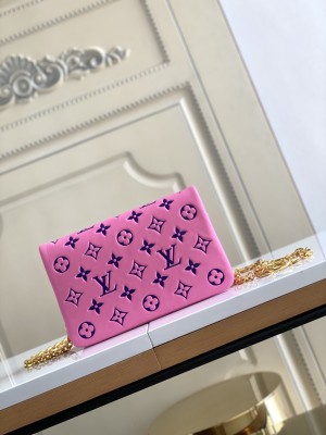  Handbag   Louis Vuitton  M80742   size  20 x 14 x 8  cm 