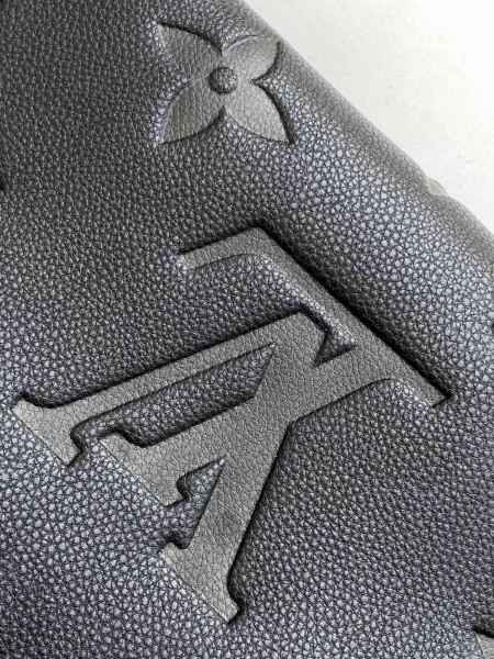  Handbag   Louis Vuitton  M45653