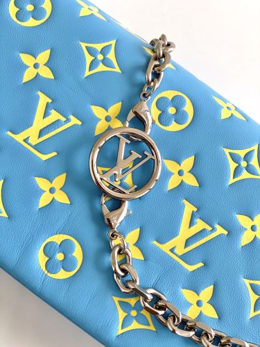  Handbag   Louis Vuitton   M80742  size  20 x 14 x 8  cm