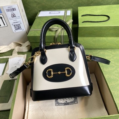  Handbag    Gucci   640716  size  20*19.5*7.5  cm 