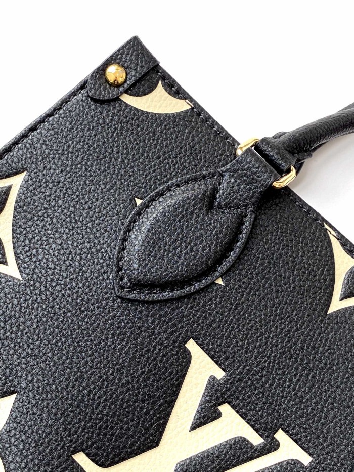  Handbag   Louis Vuitton  M45659  size  25x19x11.5  cm