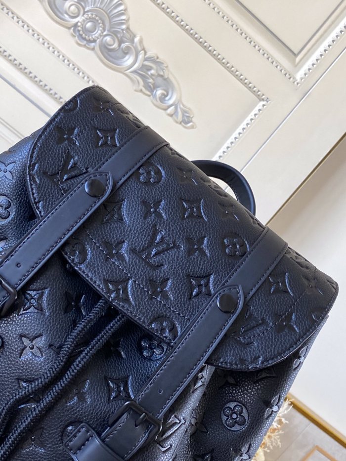 Louis Vuitton Christopher MM M55699 size 44*12.5*38 cm