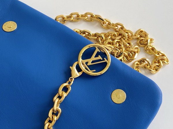 Handbag   Louis Vuitton  M80742  size  20 x 14 x 8  cm