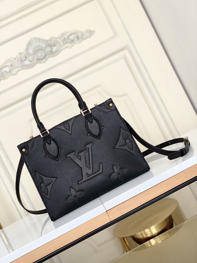  Handbag   Louis Vuitton  M45653