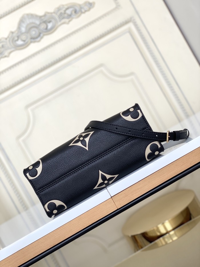  Handbag   Louis Vuitton  M45659  size  25x19x11.5  cm